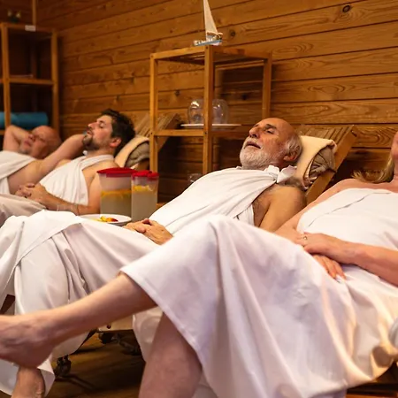 Yachter Club Modra Cajka