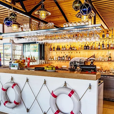 Yachter Club Modra Cajka