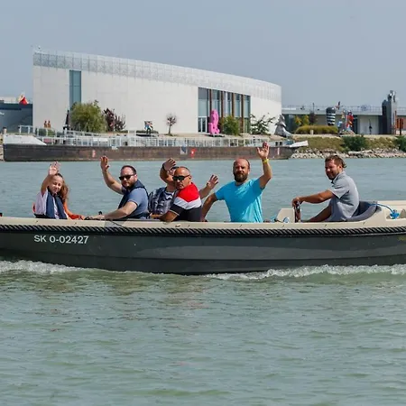 ספינת מלון Yachter Club Modra Cajka 3*