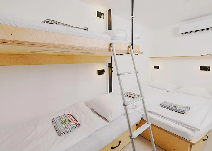 Yachter Club Modra Cajka