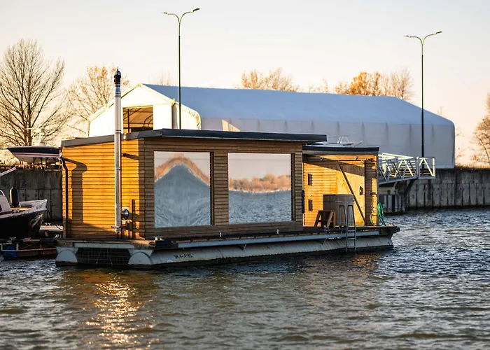 Yachter Club Modra Cajka Hotel na wodzie Bratysława