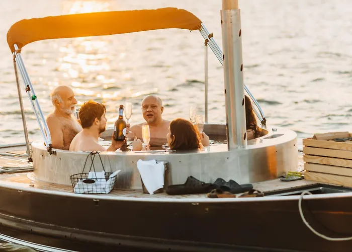 Yachter Club Modra Cajka 船上ホテル ブラチスラヴァ