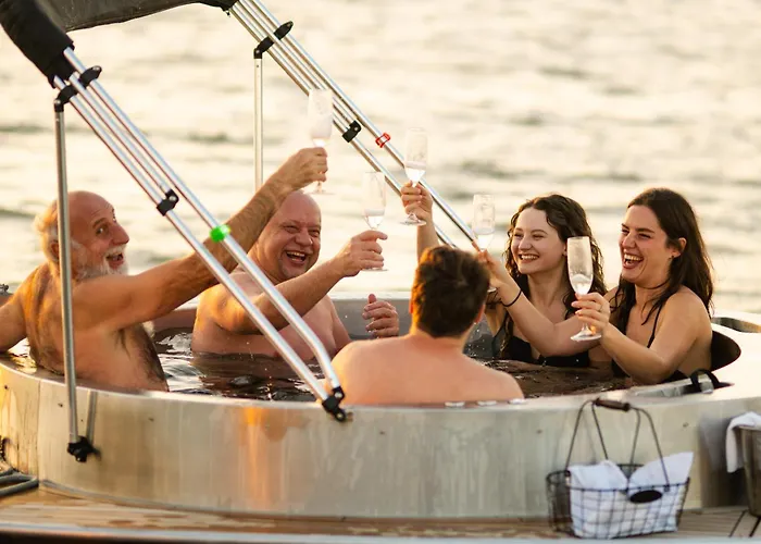 Yachter Club Modra Cajka Botel 3*