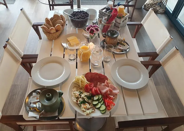 Hotel na wodzie Yachter Club Modra Cajka