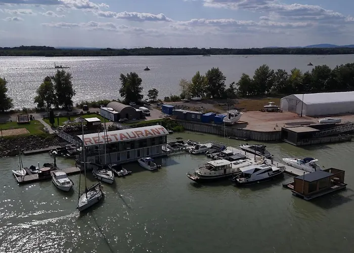 Yachter Club Modra Cajka 3* Pressburg